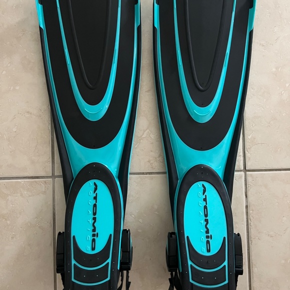 Atomic Aquatics Blade Fin - Picture 2 of 3